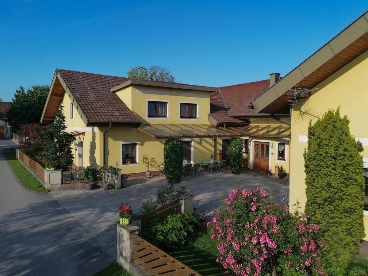 Privatzimmer Und Ferienwohnungen Leeb Persenbeug Ngoại thất bức ảnh