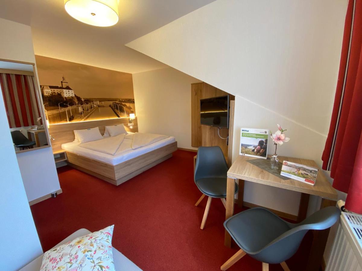Privatzimmer Und Ferienwohnungen Leeb Persenbeug Ngoại thất bức ảnh