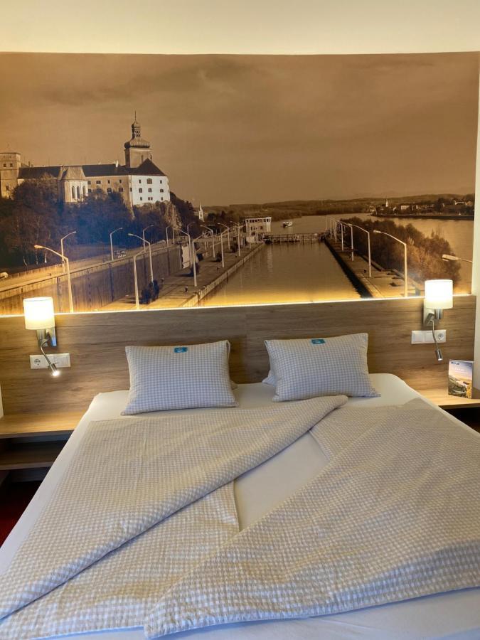 Privatzimmer Und Ferienwohnungen Leeb Persenbeug Ngoại thất bức ảnh