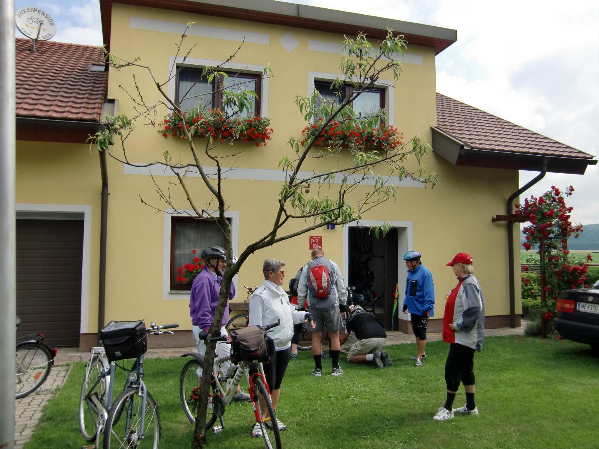Privatzimmer Und Ferienwohnungen Leeb Persenbeug Ngoại thất bức ảnh